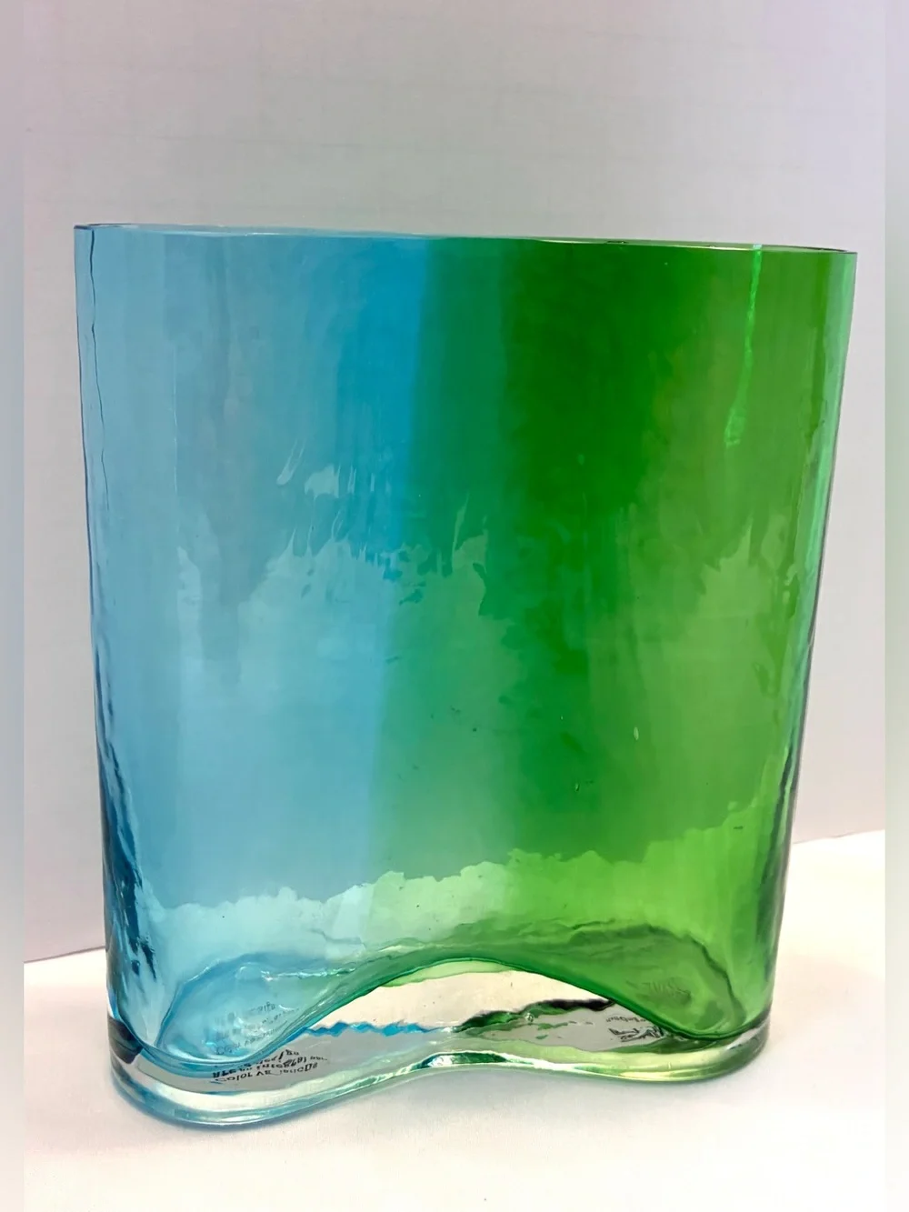 Vintage Southern Living at Home blown art glass wave infinity vase